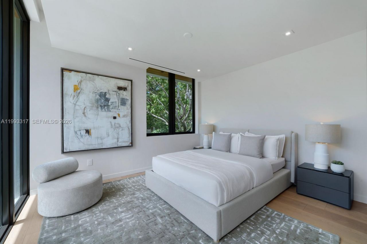 4095 Hardie Ave, Miami, FL 33133 Photo