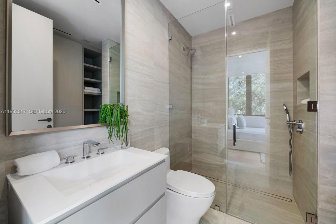 4095 Hardie Ave, Miami, FL 33133 Photo