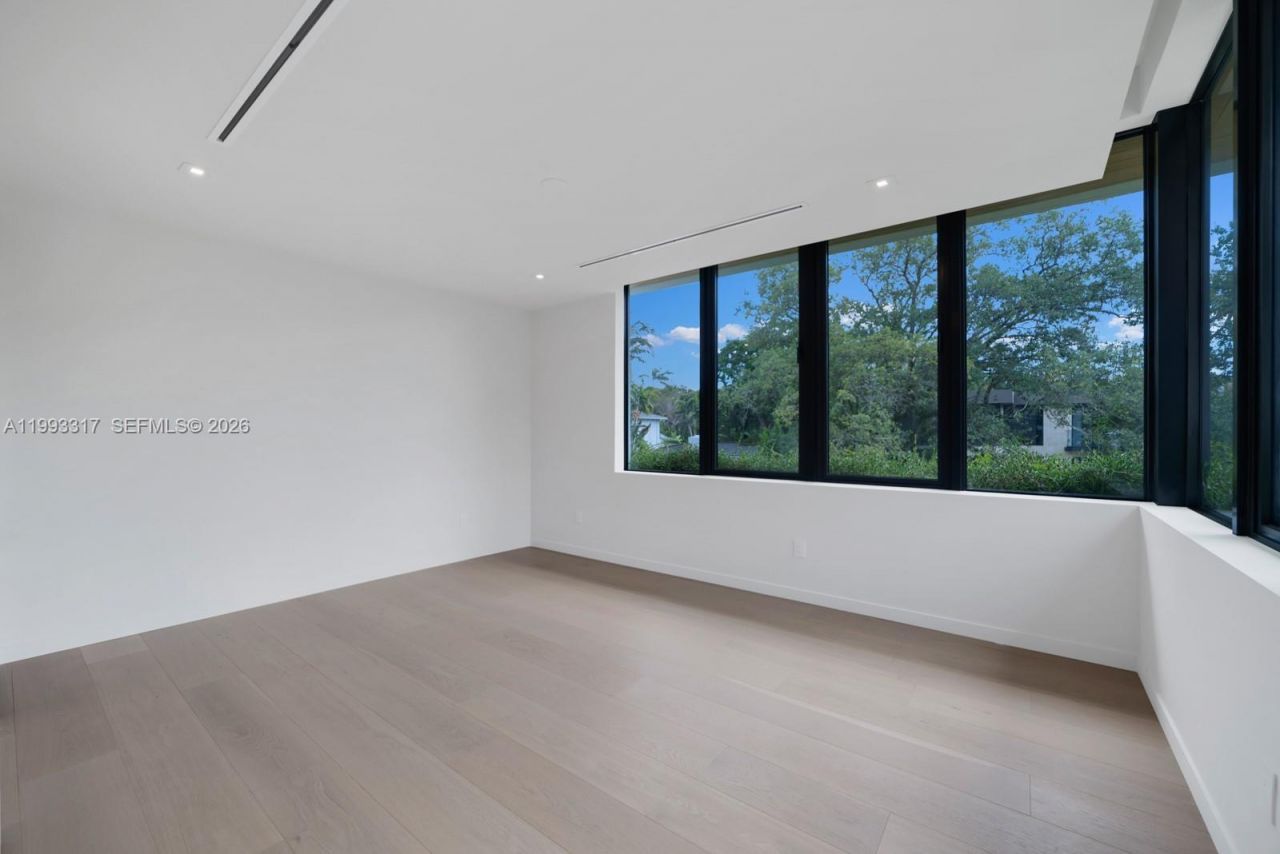 4095 Hardie Ave, Miami, FL 33133 Photo