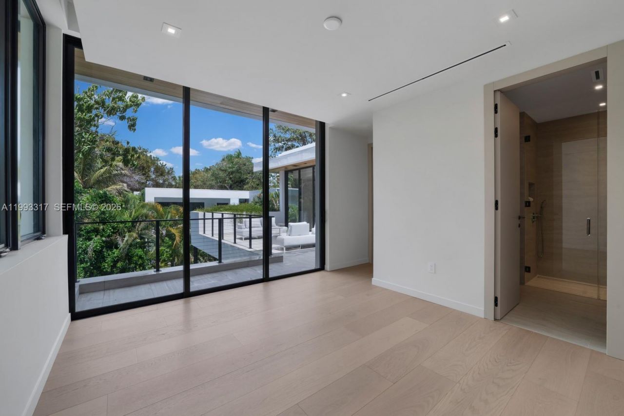 4095 Hardie Ave, Miami, FL 33133 Photo