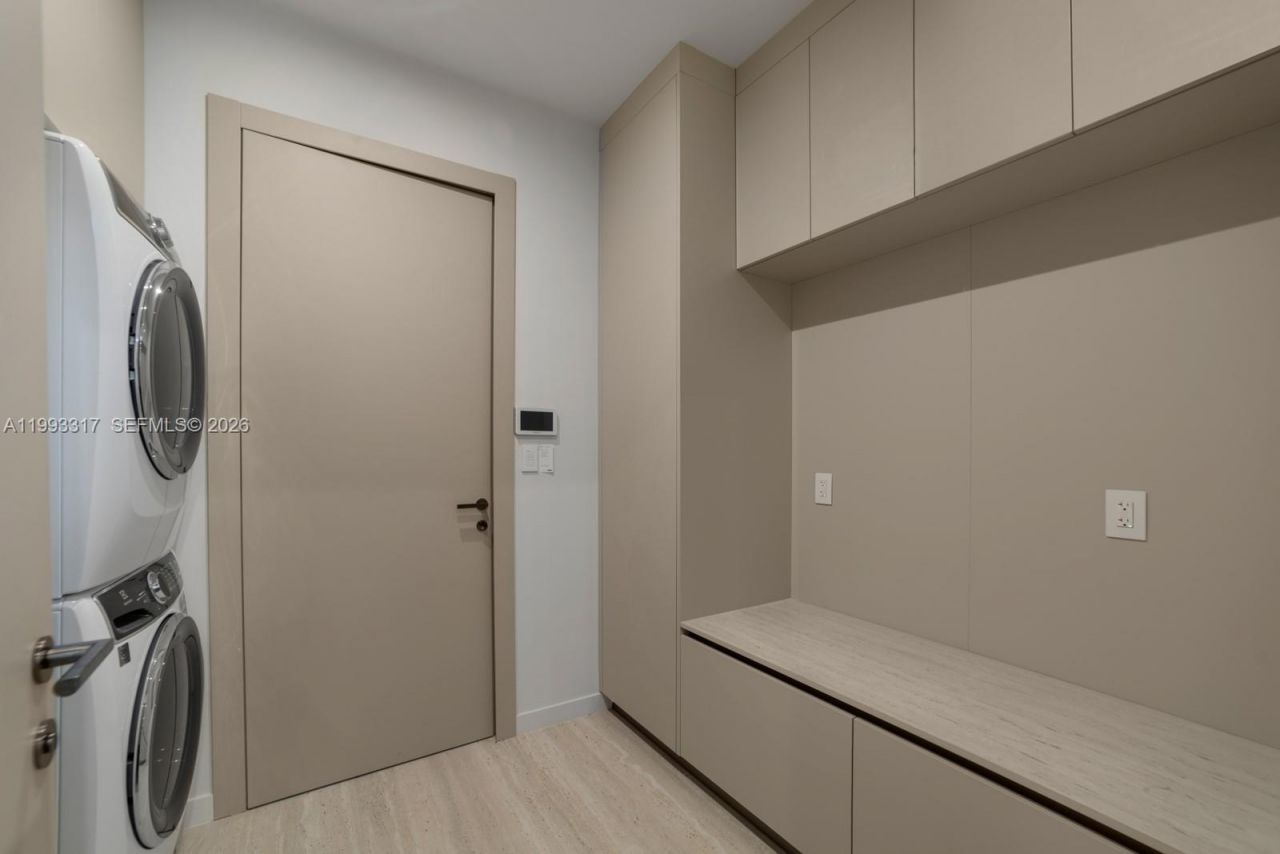 4095 Hardie Ave, Miami, FL 33133 Photo