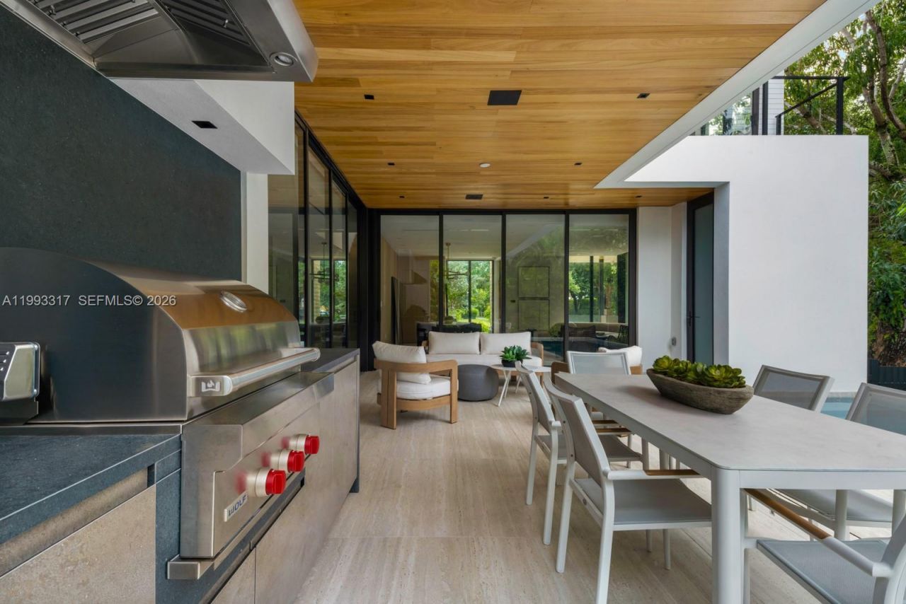 4095 Hardie Ave, Miami, FL 33133 Photo