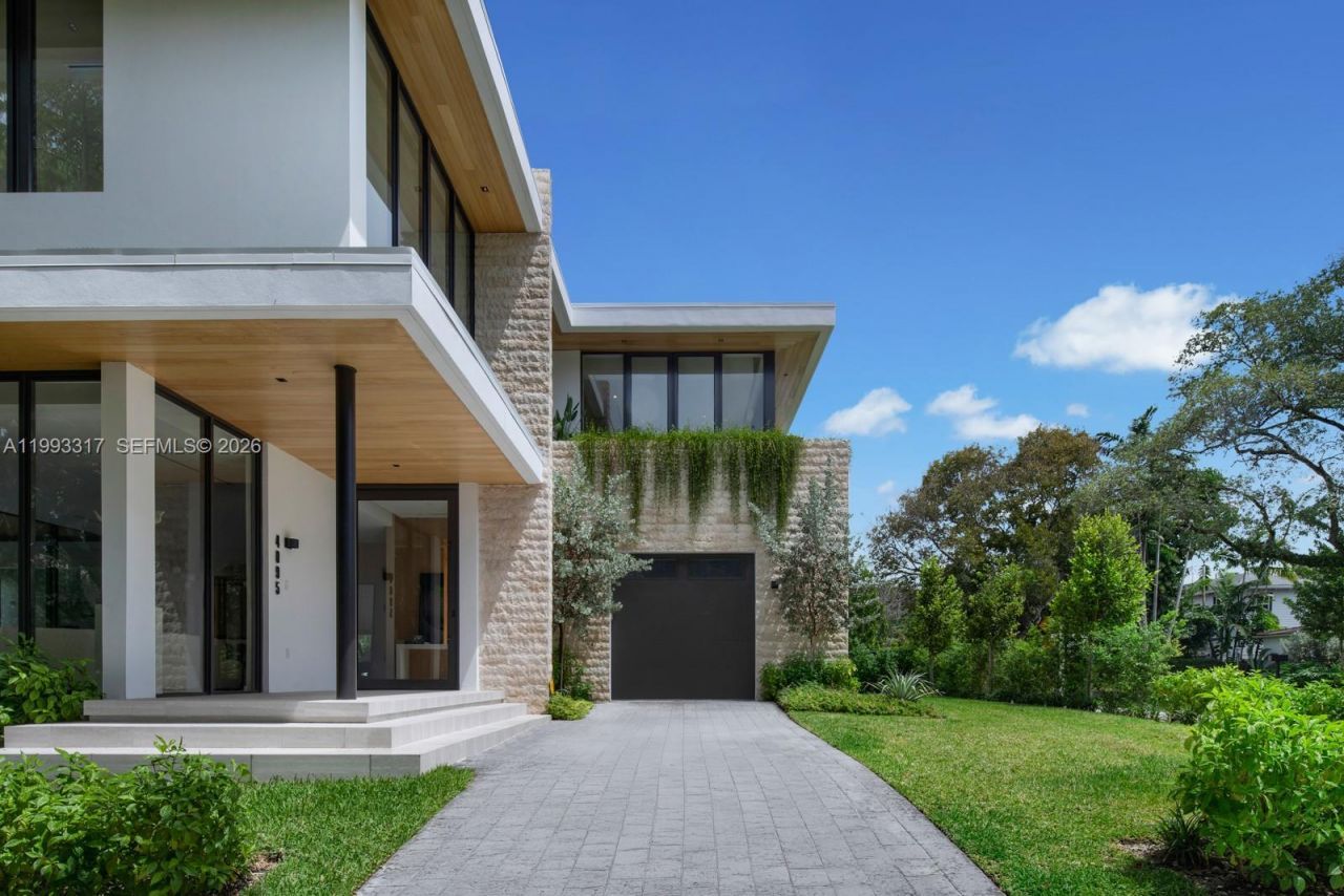 4095 Hardie Ave, Miami, FL 33133 Photo