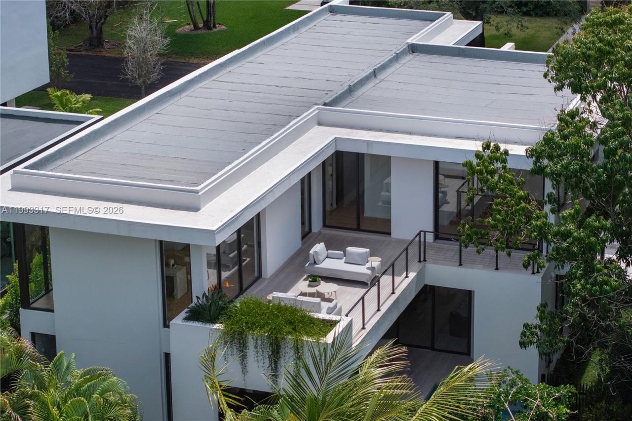 4095 Hardie Ave, Miami, FL 33133 Photo