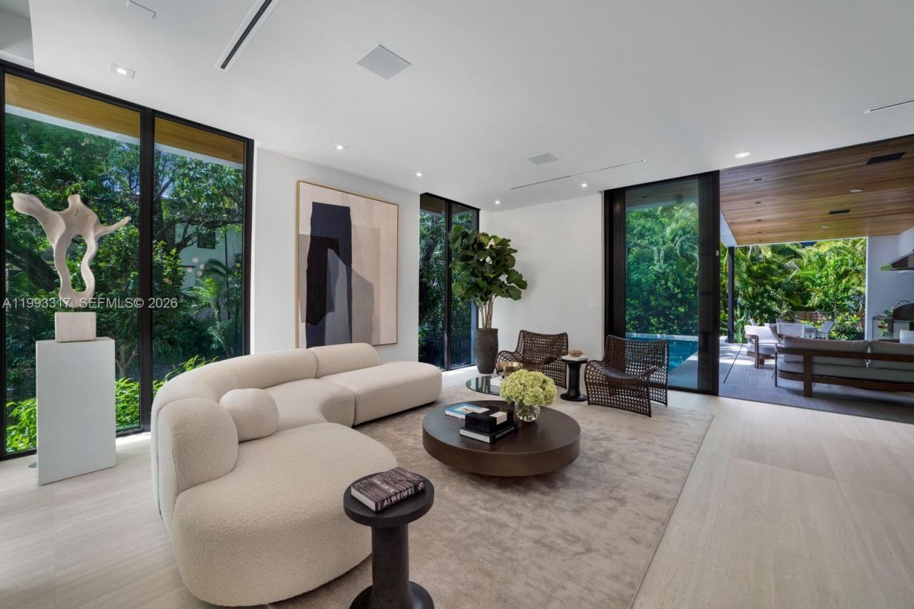 4095 Hardie Ave, Miami, FL 33133 Photo