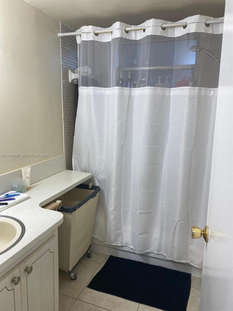 1700 NE 191st St, Unit 304, Miami, FL 33179 Photo