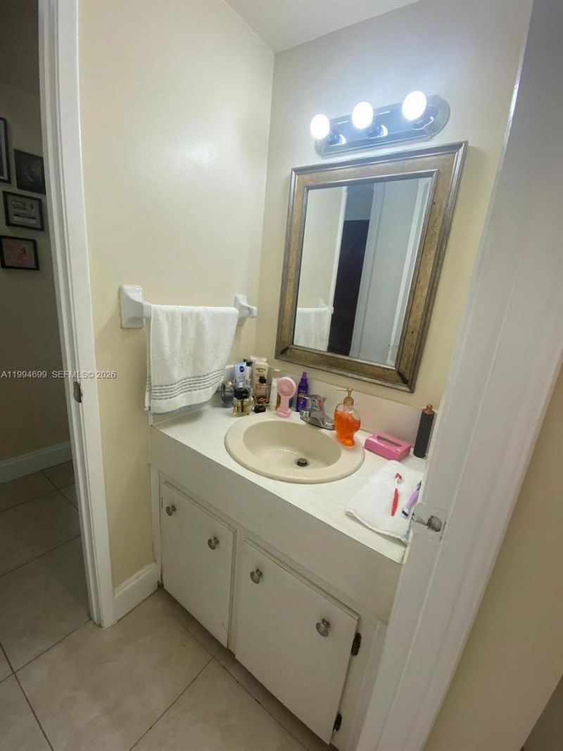 1700 NE 191st St, Unit 304, Miami, FL 33179 Photo