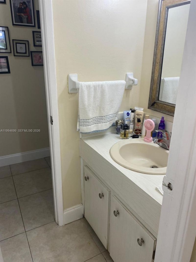 1700 NE 191st St, Unit 304, Miami, FL 33179 Photo