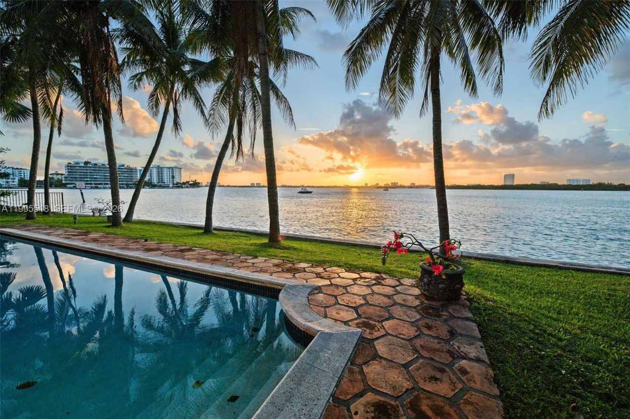 220 Bal Bay Dr , Bal Harbour, FL 33154 Photo