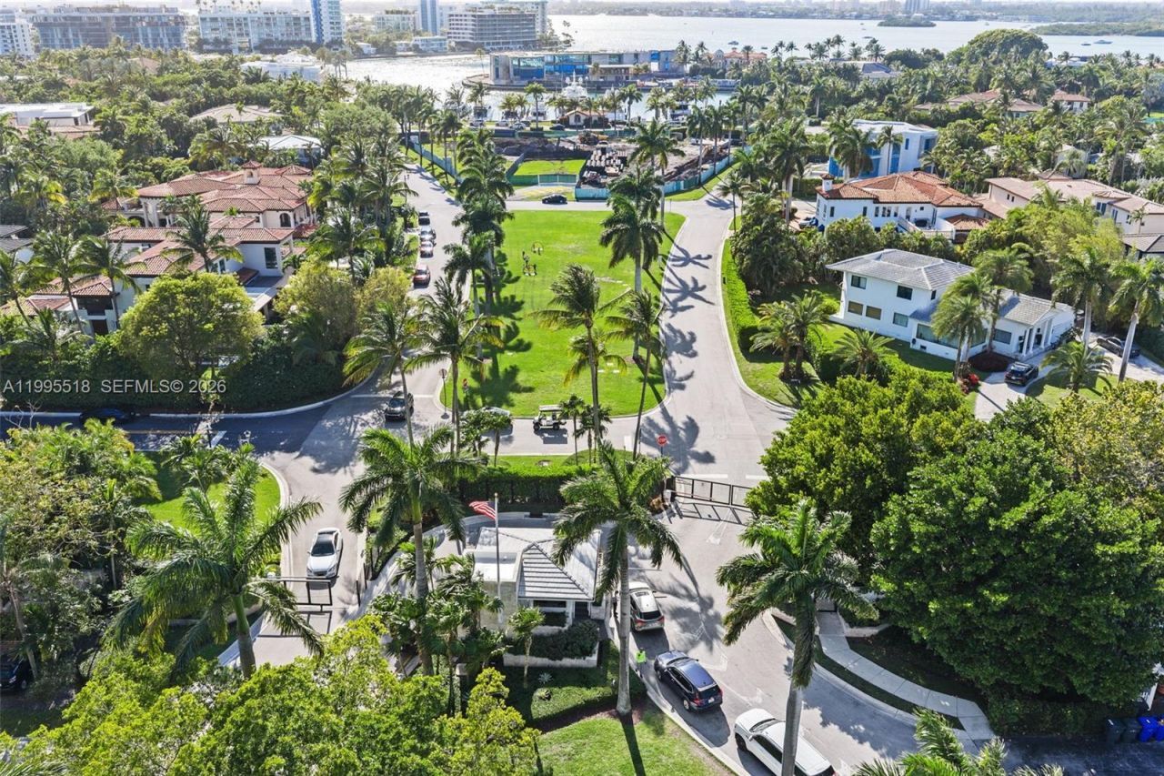 220 Bal Bay Dr , Bal Harbour, FL 33154 Photo