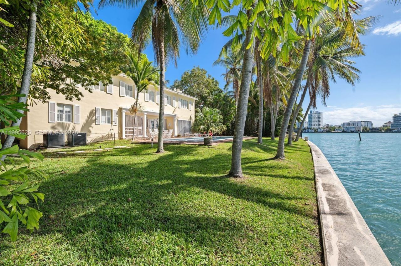 220 Bal Bay Dr , Bal Harbour, FL 33154 Photo