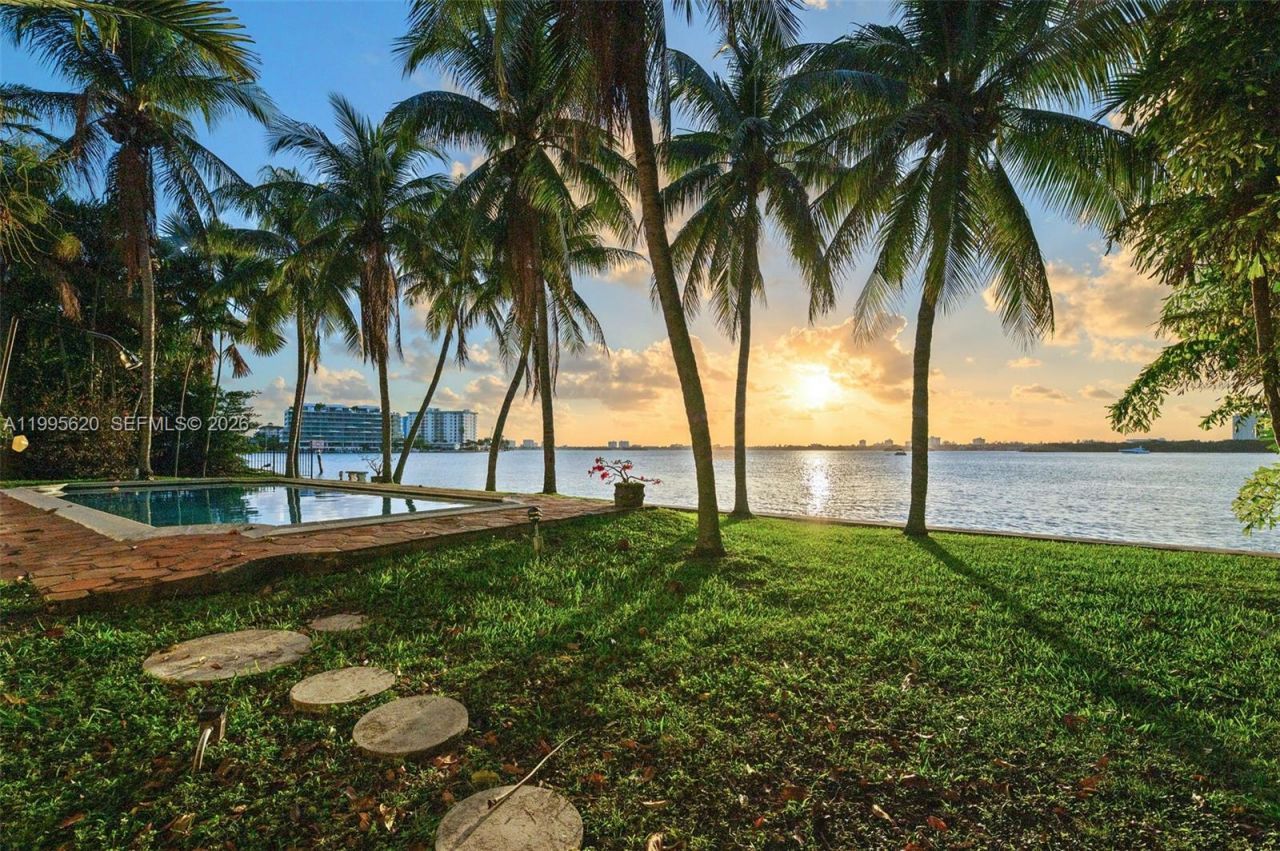 220 Bal Bay Dr , Bal Harbour, FL 33154 Photo