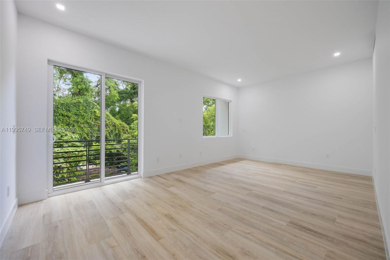 3162 Plaza St, Coconut Grove, FL 33133 Photo
