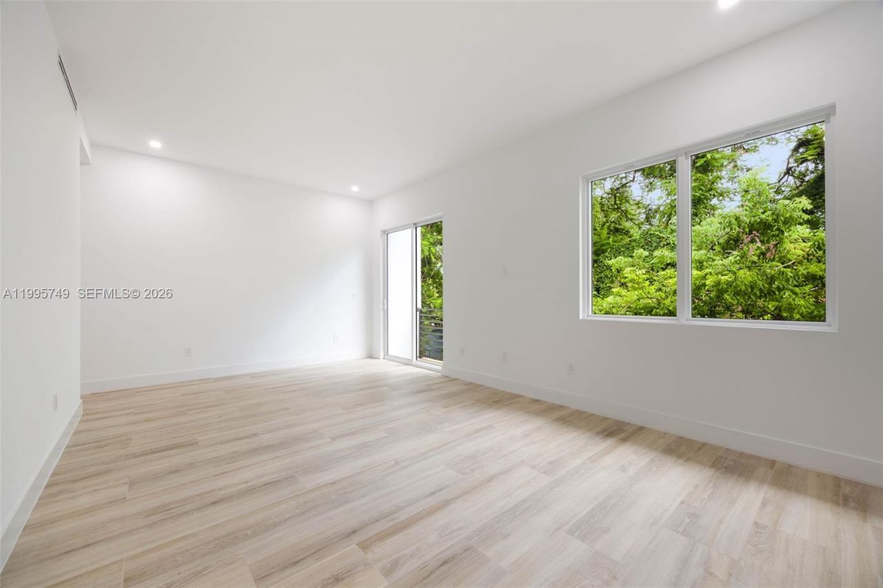 3162 Plaza St, Coconut Grove, FL 33133 Photo
