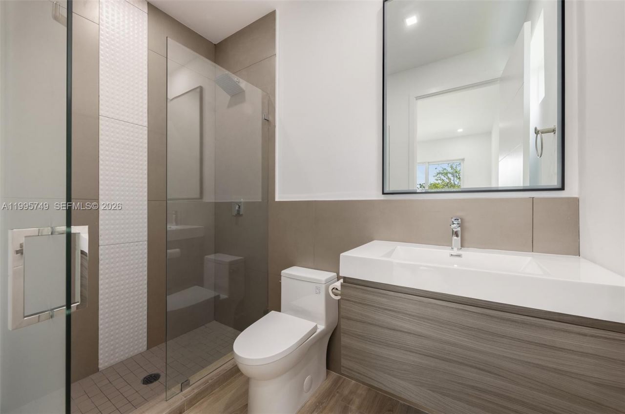 3162 Plaza St, Coconut Grove, FL 33133 Photo