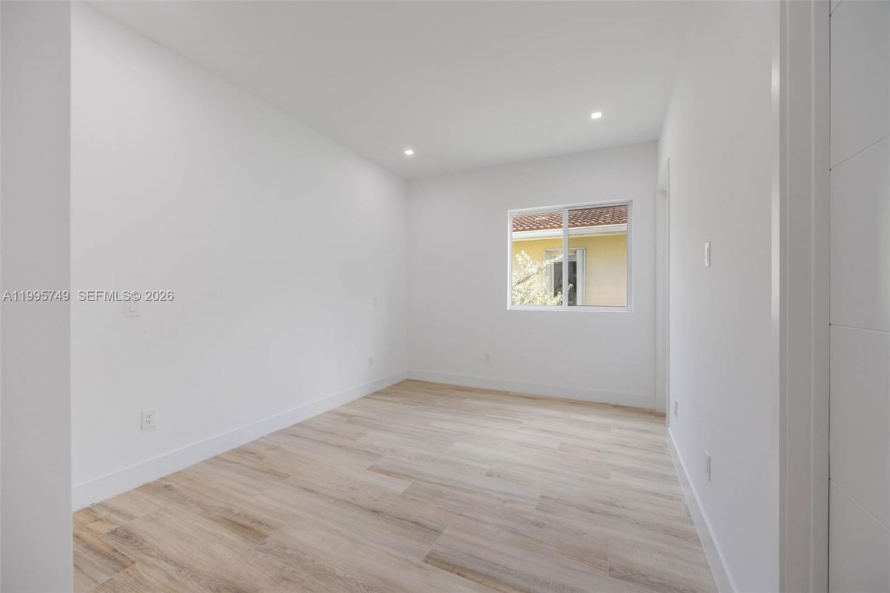 3162 Plaza St, Coconut Grove, FL 33133 Photo