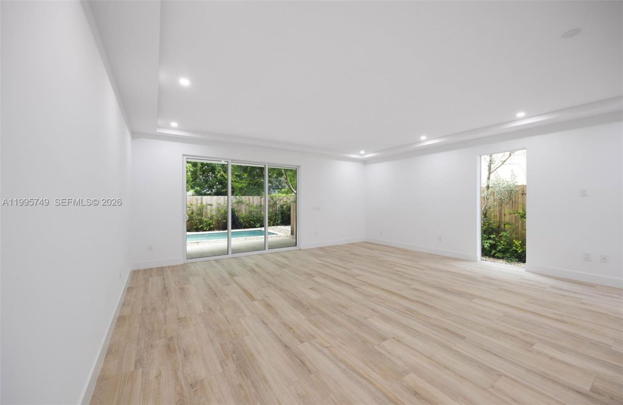 3162 Plaza St, Coconut Grove, FL 33133 Photo