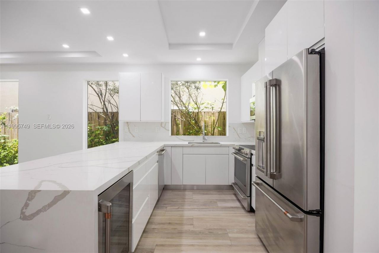 3162 Plaza St, Coconut Grove, FL 33133 Photo