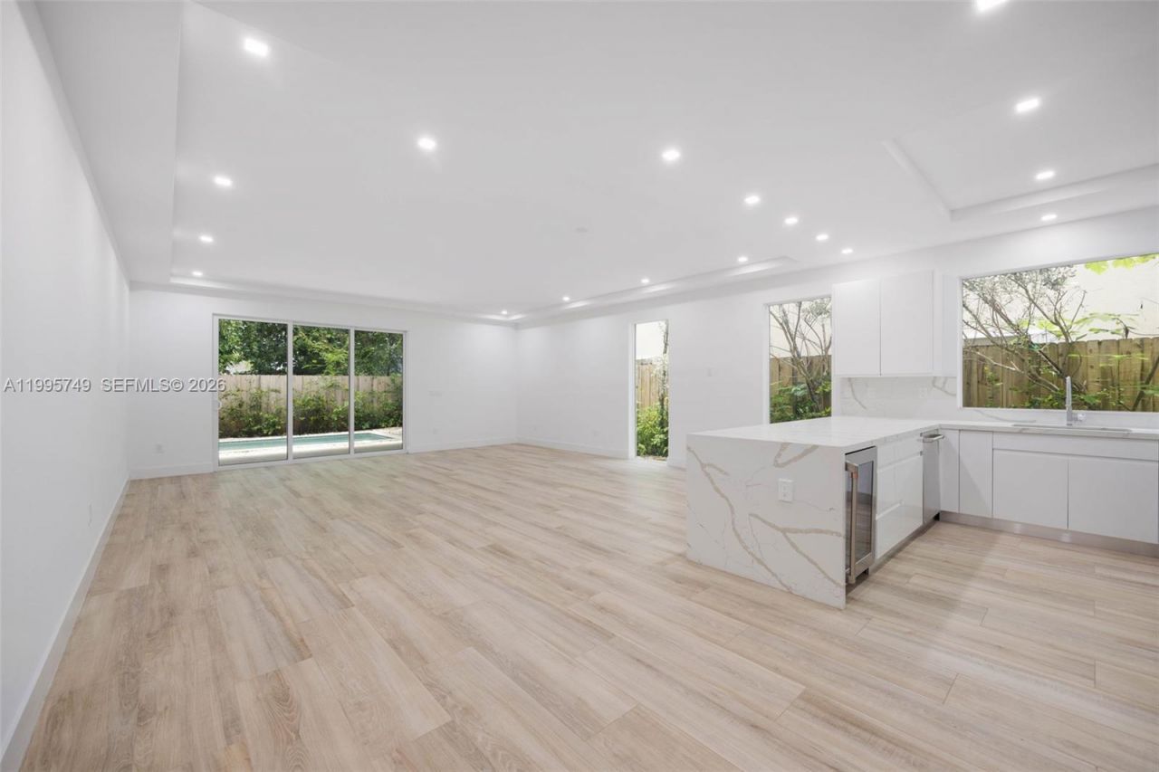 3162 Plaza St, Coconut Grove, FL 33133 Photo
