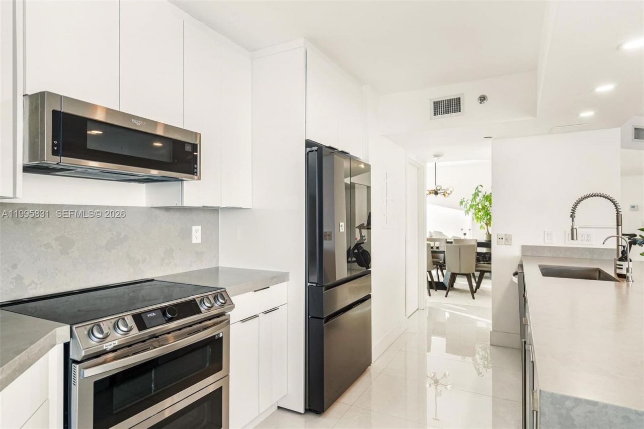 16485 Collins Ave , Unit 2438, Sunny Isles Beach, FL 33160 Photo