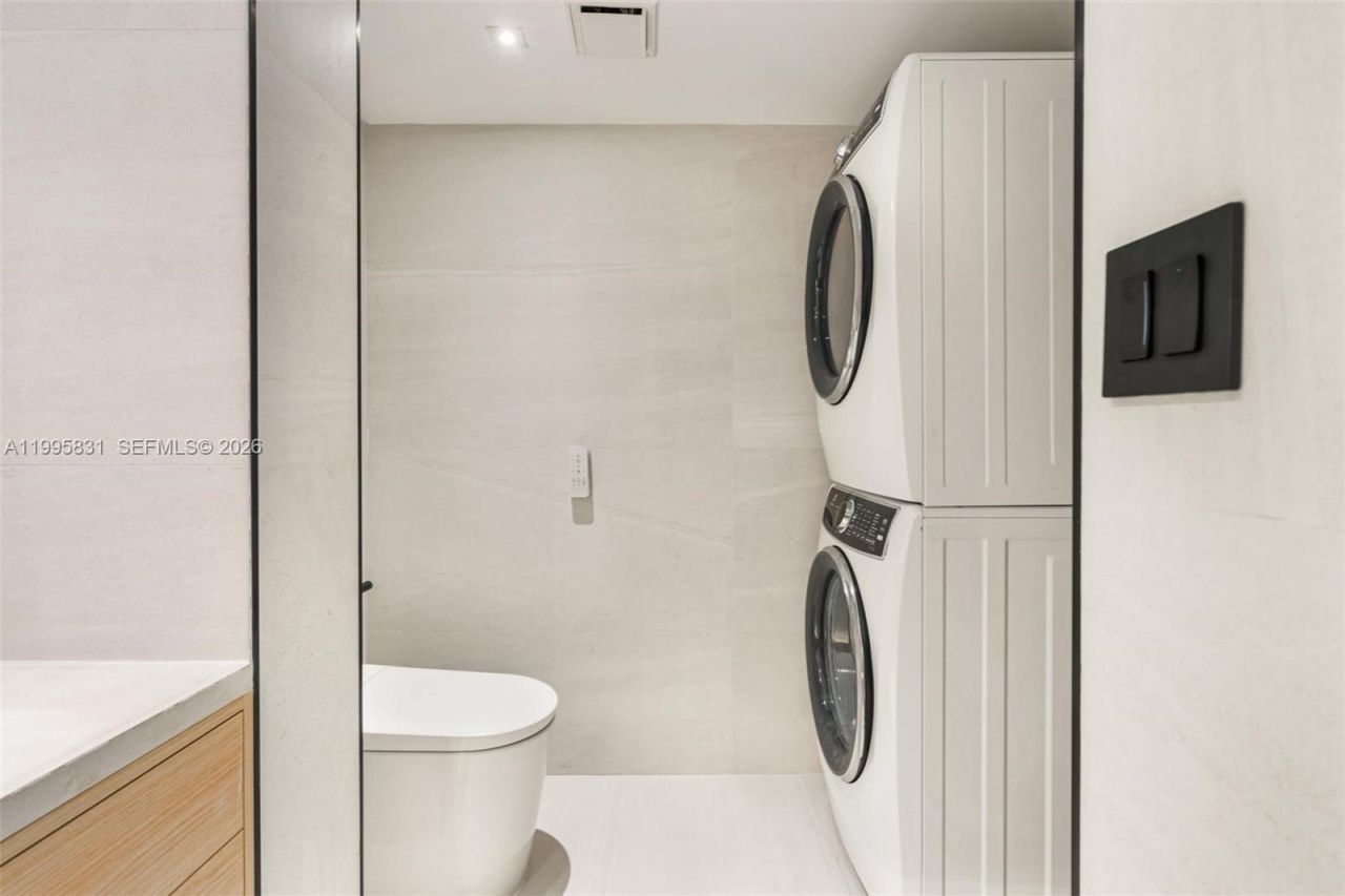 16485 Collins Ave , Unit 2438, Sunny Isles Beach, FL 33160 Photo