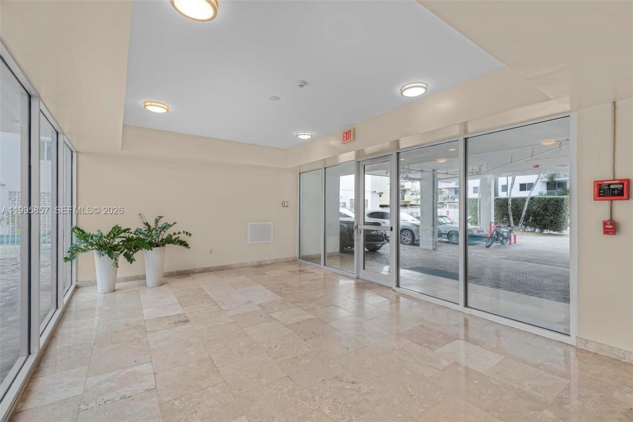 1658 Bay Rd, Unit 701, Miami Beach, FL 33139 Photo