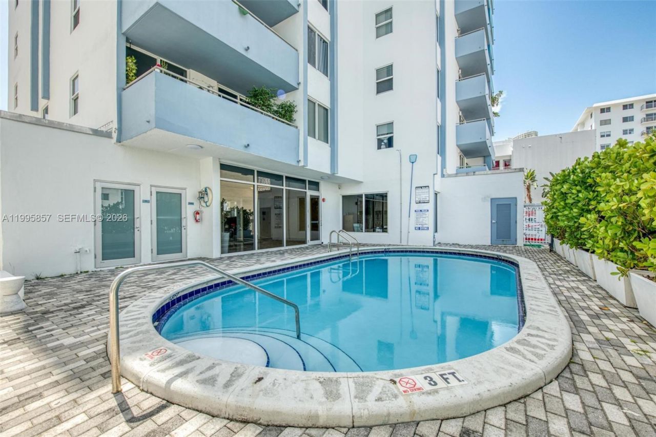 1658 Bay Rd, Unit 701, Miami Beach, FL 33139 Photo