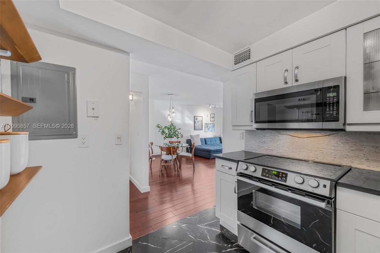 1658 Bay Rd, Unit 701, Miami Beach, FL 33139 Photo