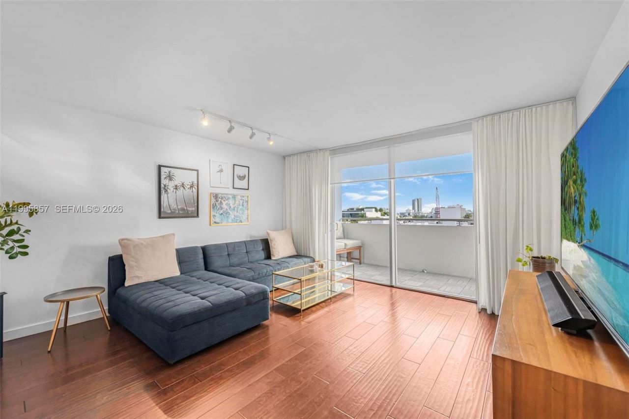 1658 Bay Rd, Unit 701, Miami Beach, FL 33139 Photo