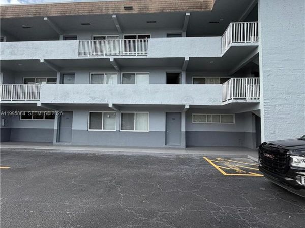 11005 SW 1st St , Unit 202, Sweetwater, FL 33174