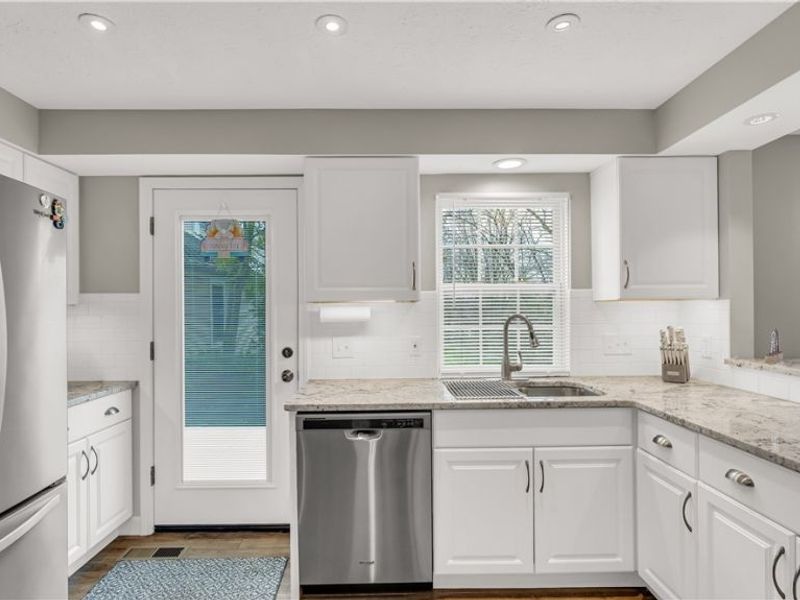 16460 Georgetown Court , Strongsville, OH 44136 Photo 10