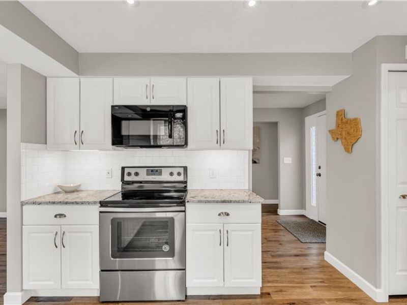 16460 Georgetown Court , Strongsville, OH 44136 Photo 11