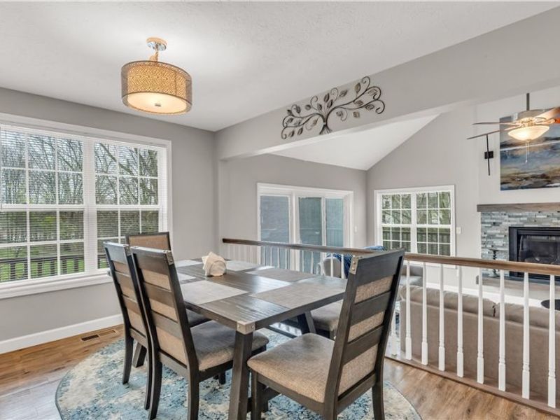 16460 Georgetown Court , Strongsville, OH 44136 Photo 3