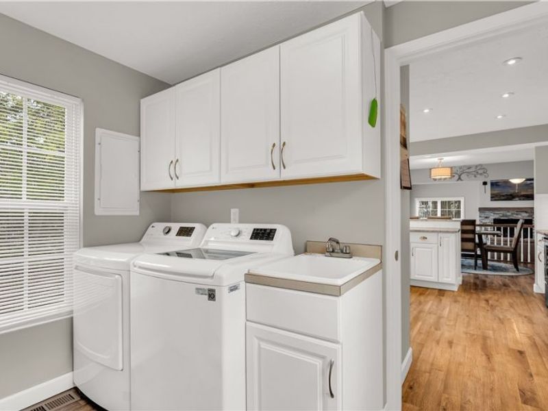 16460 Georgetown Court , Strongsville, OH 44136 Photo 8