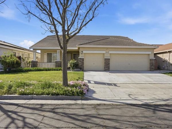 2076 Venezia Street, Los Banos, CA 93635
