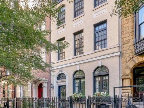 53 E Division Street , Chicago, IL 60610