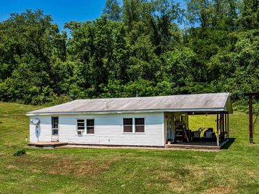 200 Rosedale Hill Road, Maidsville, WV 26541