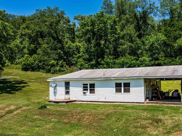 200 Rosedale Hill Road, Maidsville, WV 26541