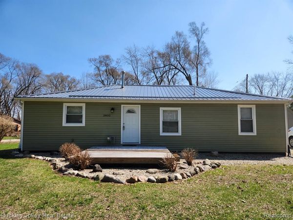 3832 Ponchartrain Drive, Hamburg Twp, MI 48169