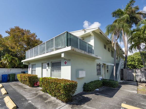 1015 NE 9th Avenue, Unit 2, Fort Lauderdale, FL 33304