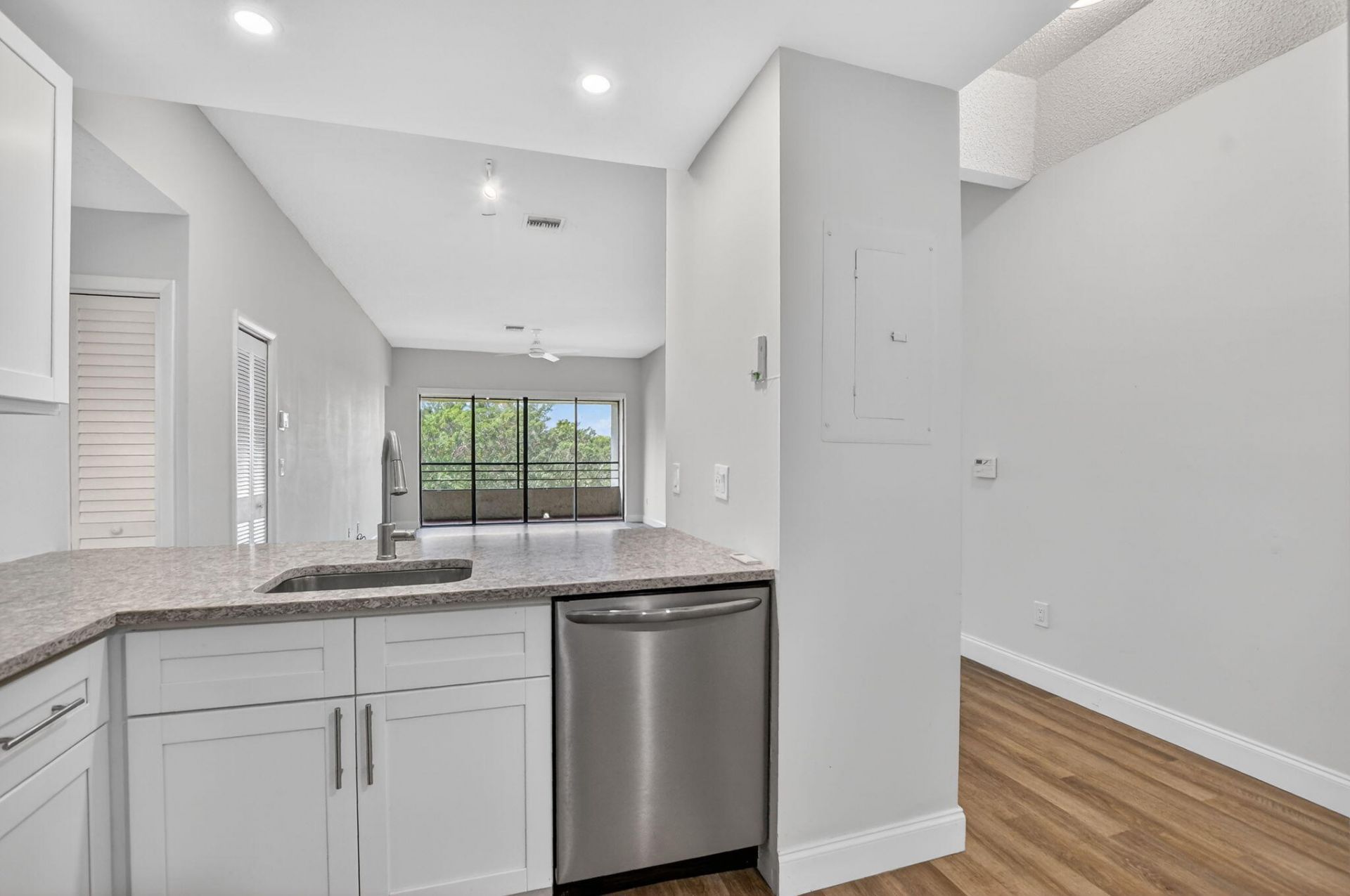 7472 La Paz Boulevard, Unit 304, Boca Raton, FL 33433 Photo