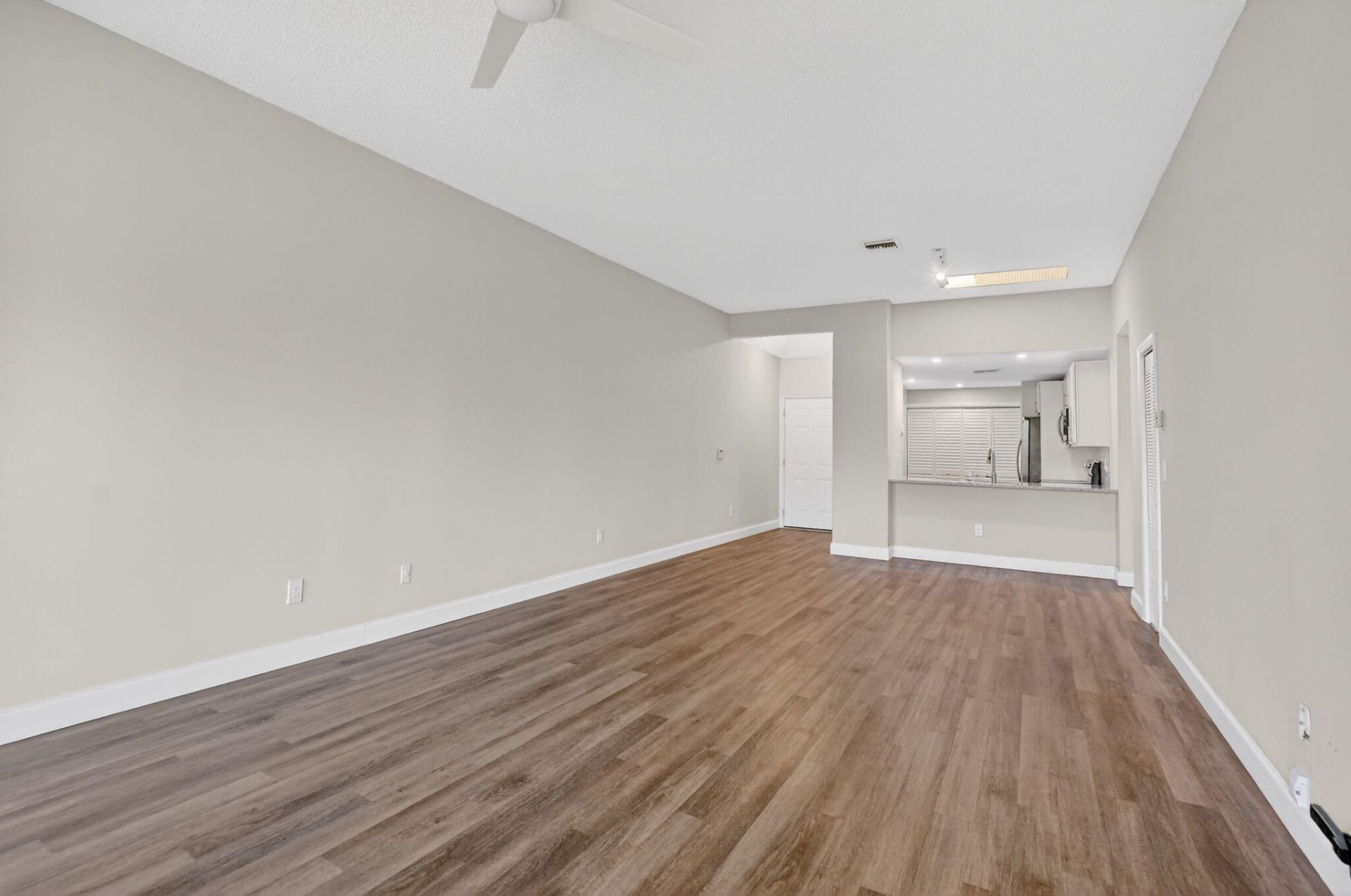 7472 La Paz Boulevard, Unit 304, Boca Raton, FL 33433 Photo