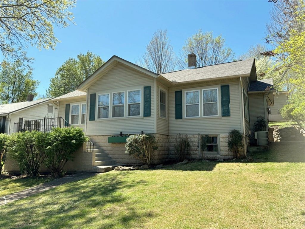 210 N Spring, Harrison, AR 72601 Main Photo