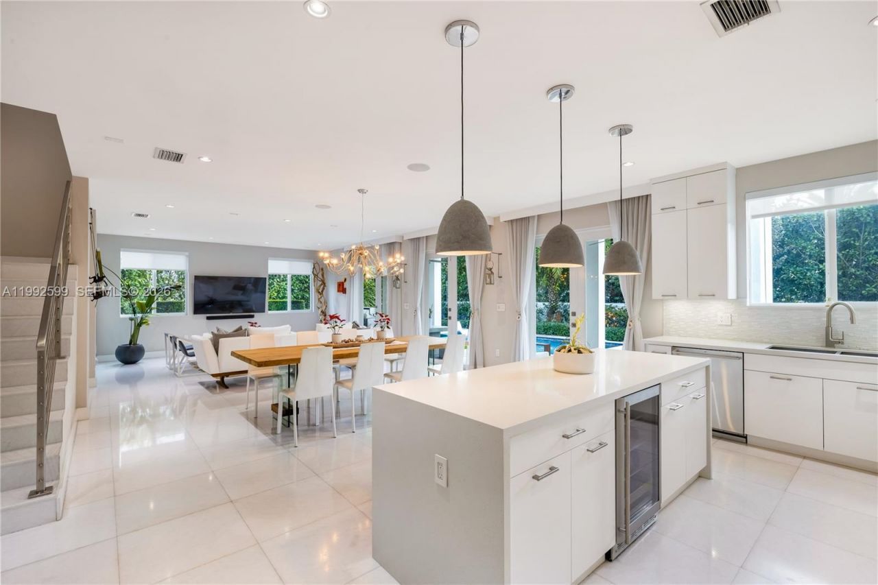 5602 SW 65th Ct , South Miami, FL 33143 Photo