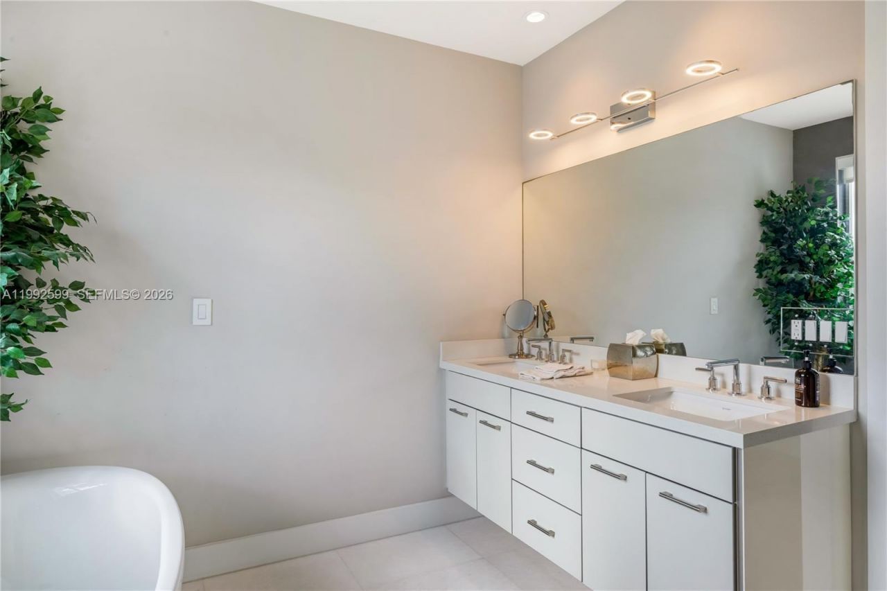 5602 SW 65th Ct , South Miami, FL 33143 Photo