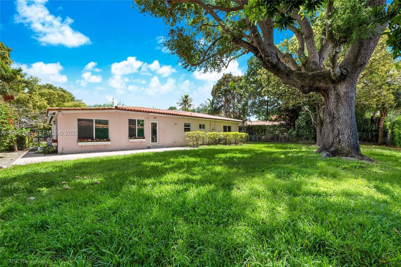 6000 Leonardo St, Unit 6000, Coral Gables, FL 33146 Photo