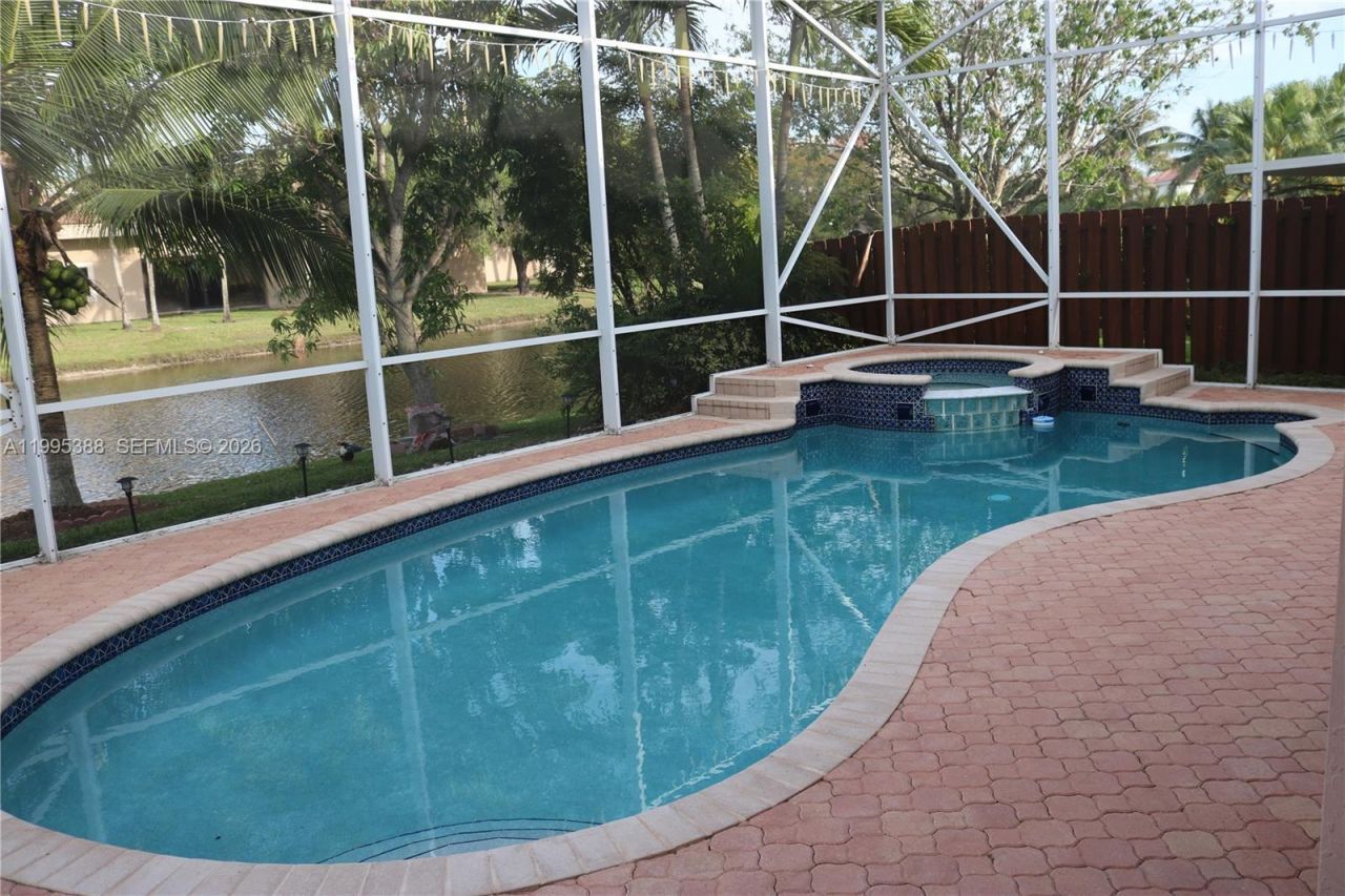 62 Gables Blvd, Weston, FL 33326 Photo