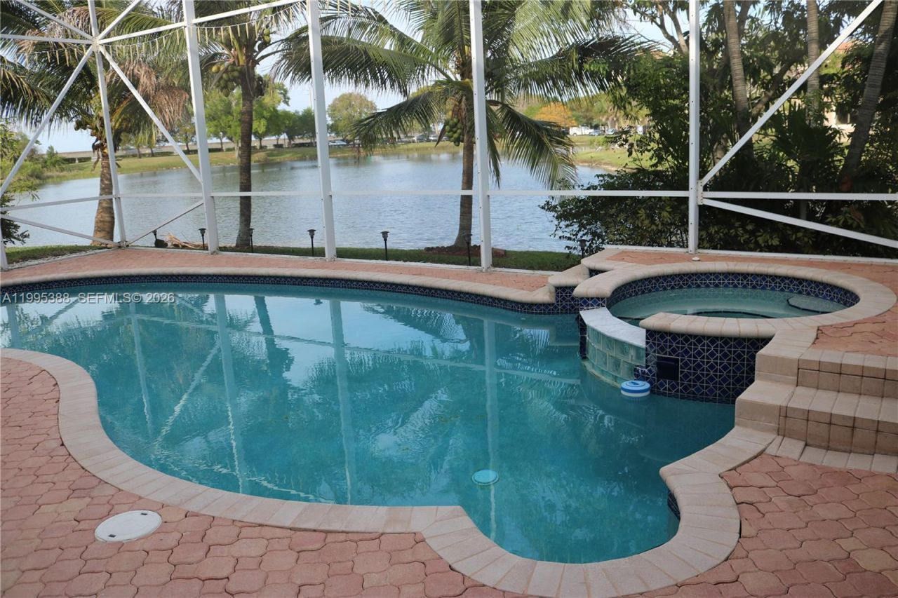 62 Gables Blvd, Weston, FL 33326 Photo