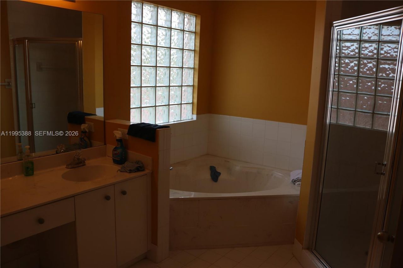 62 Gables Blvd, Weston, FL 33326 Photo