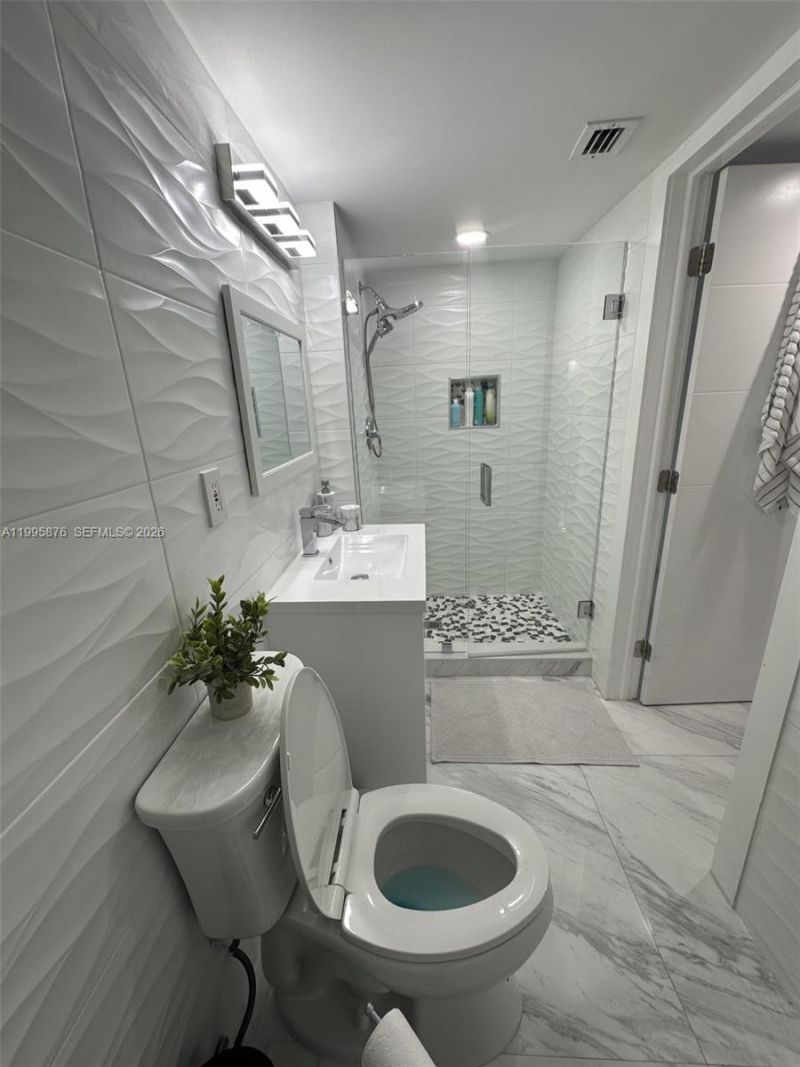 19195 NE 36th Ct , Unit 201, Aventura, FL 33180 Photo